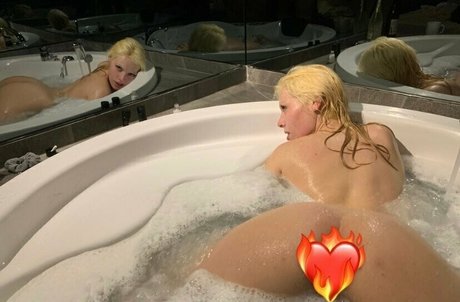 Nahá fotka uniklých OnlyFans od Aslisah