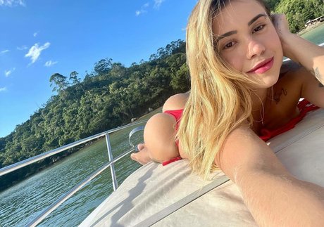 Nahá fotka uniklých OnlyFans od Larissa Sumpani
