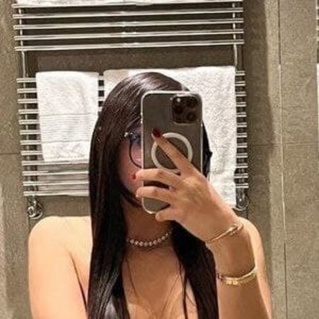 Foto di nudo di fuga di OnlyFans di Martina Vismara