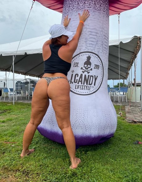 Swingerellefree  nude leaked OnlyFans photo