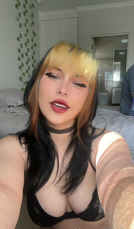 Nahá fotka uniklých OnlyFans od Alyssawintervip