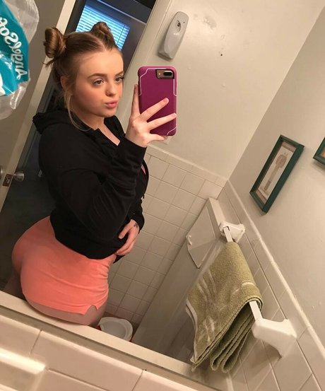 Alasti lekkinud OnlyFans-i pilt Playwithtayyy