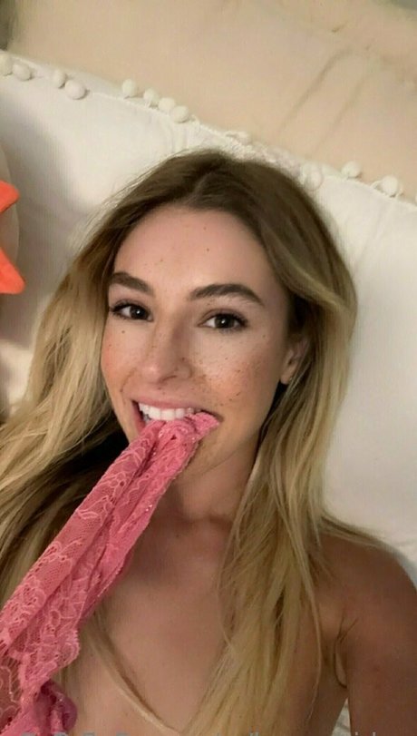 Naken lekkede OnlyFans-bilde av Beccabiden