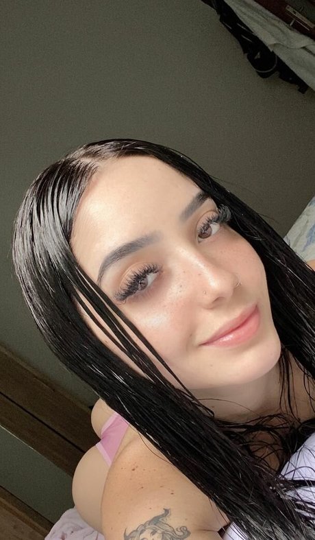 Nahá fotka uniklých OnlyFans od Ingrid Bianchi