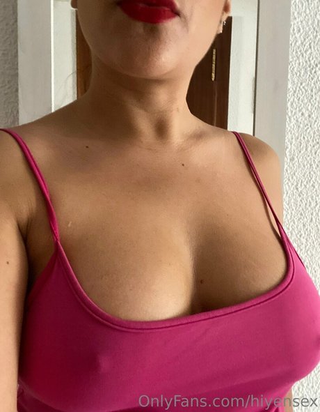 Nahá fotka uniklých OnlyFans od Hiyensex