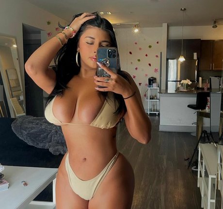 Nahá fotka uniklých OnlyFans od Ceciliuh