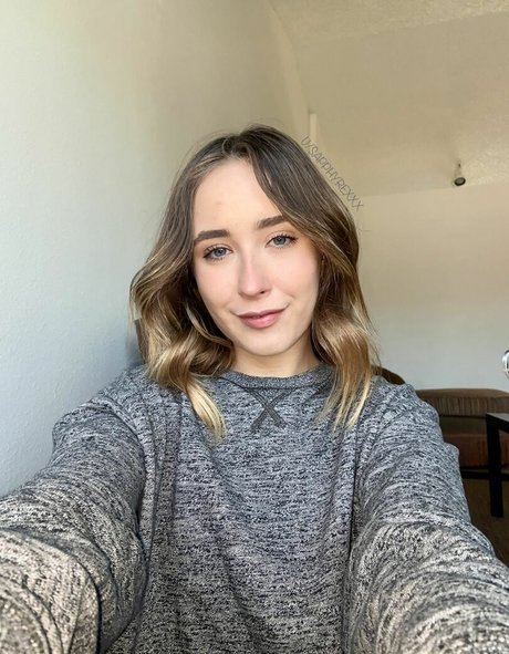 Skylar Sapphyre OnlyFans 유출 누드 사진