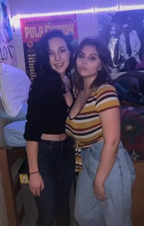 Foto nua vazada do OnlyFans de Caroline Casbon