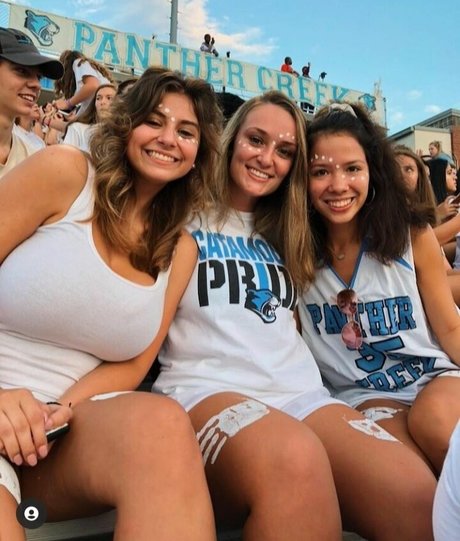 Nahá fotka uniklých OnlyFans od Caroline Casbon