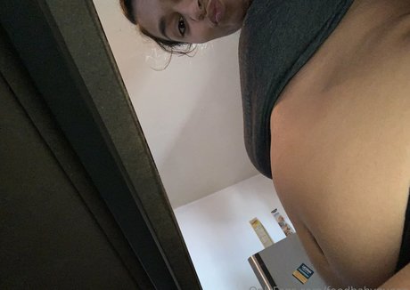 Naken läckt OnlyFans-bild av Foodbabyqueen