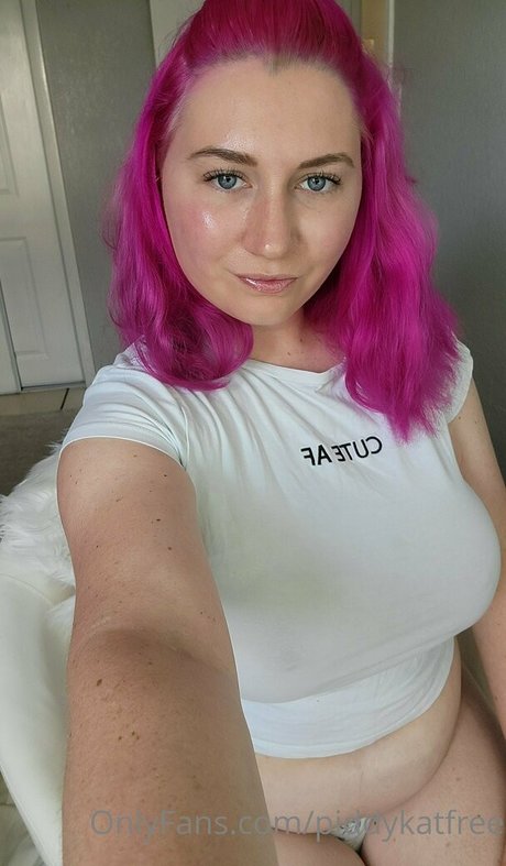 Naken läckt OnlyFans-bild av Piddykatfree