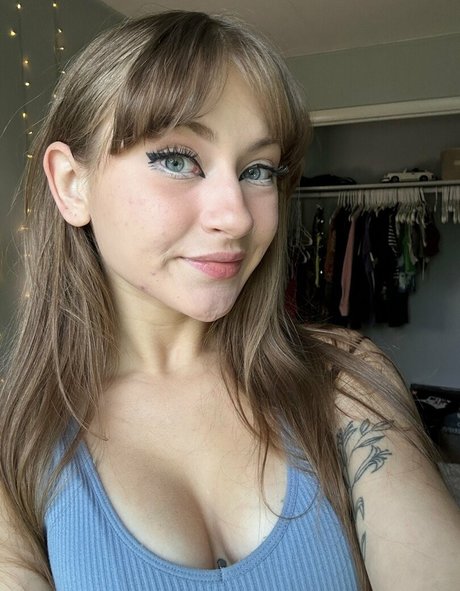 Alasti lekkinud OnlyFans-i pilt Cutiekali