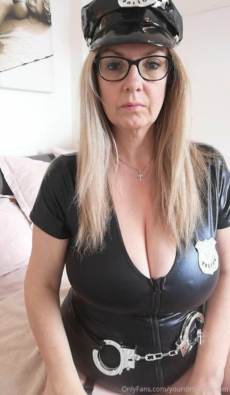 Nacktes geleaktes OnlyFans-Foto von Glamgran56