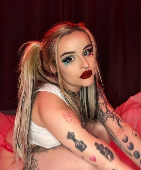 Nahá fotka uniklých OnlyFans od Lyleelylee
