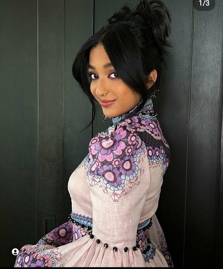 Nacktes geleaktes OnlyFans-Foto von Maitreyi Ramakrishnan
