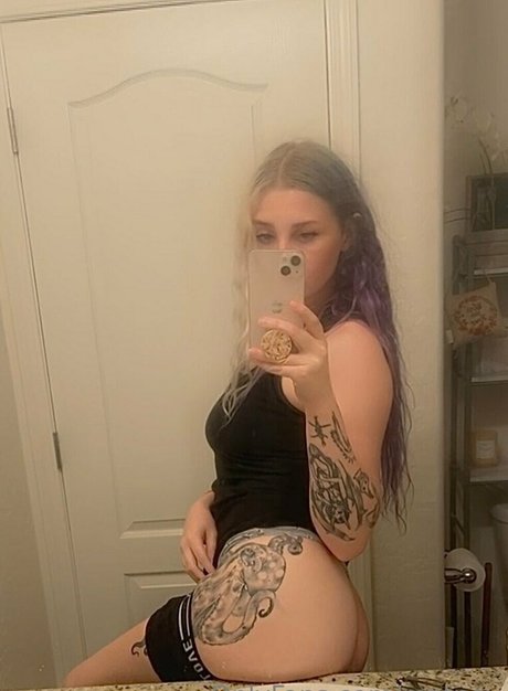 Naakte gelekte OnlyFans-foto van Matney