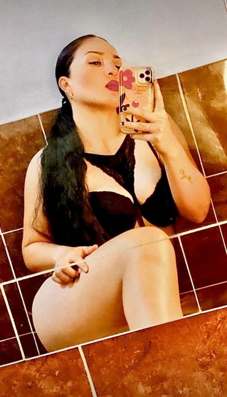 Naken läckt OnlyFans-bild av Edidiianatruj