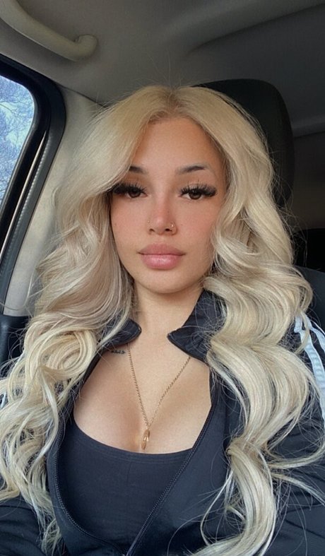 Nahá fotka uniklých OnlyFans od Marlen Cuevas