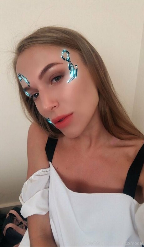 Aislinxxxmodel