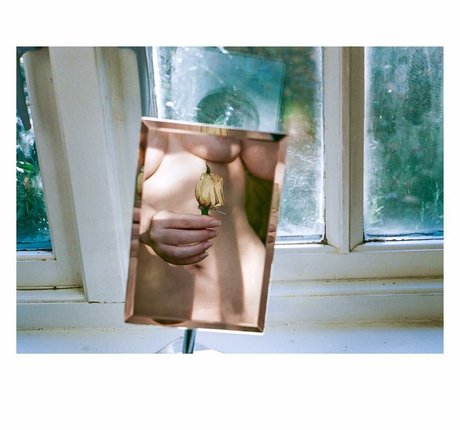 Tan Smith OnlyFansリークヌード写真