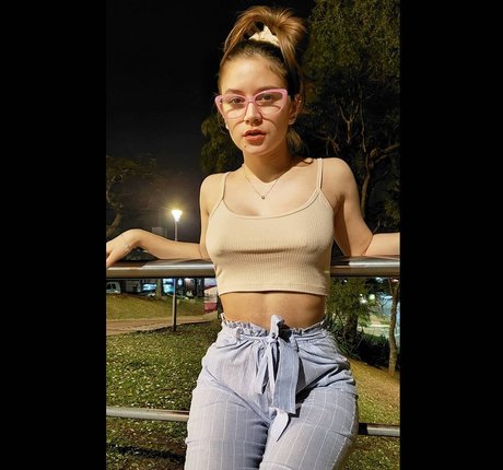 Alasti lekkinud OnlyFans-i pilt Almagustina