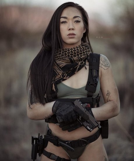Girls With Guns