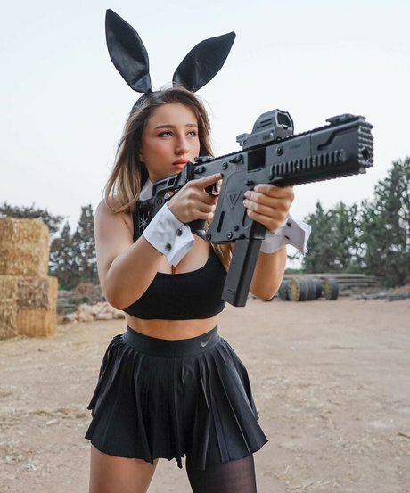 Girls With Guns