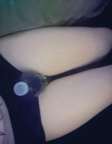 Naken lekkede OnlyFans-bilde av Taigs Taiga