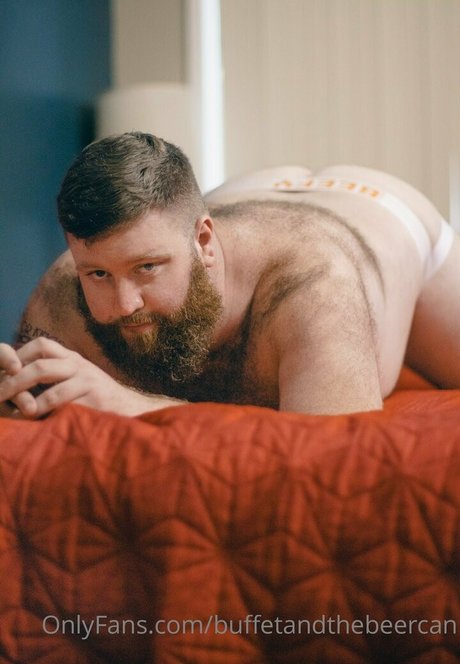Nahá fotka uniklých OnlyFans od Buffetandthebeercan