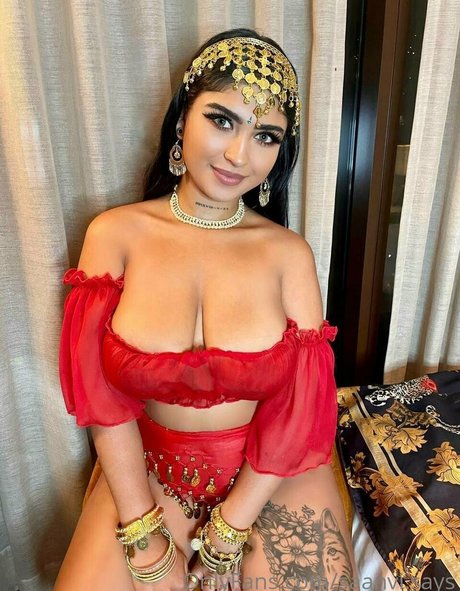 Nahá fotka uniklých OnlyFans od Saanvisays
