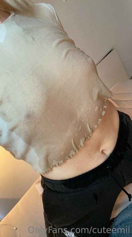Nahá fotka uniklých OnlyFans od Cuteemii