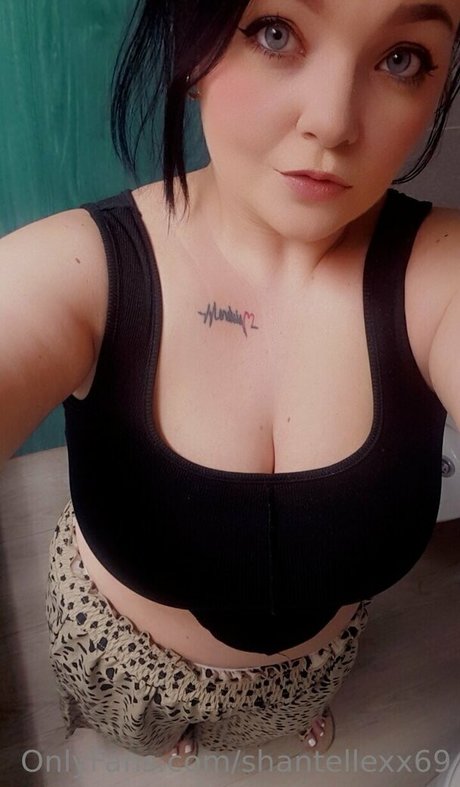 Alasti lekkinud OnlyFans-i pilt Shantellexx69
