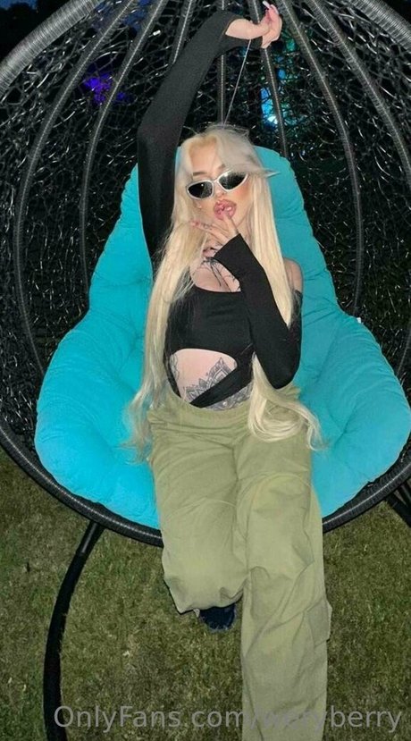 Naken lekkede OnlyFans-bilde av Weryberry