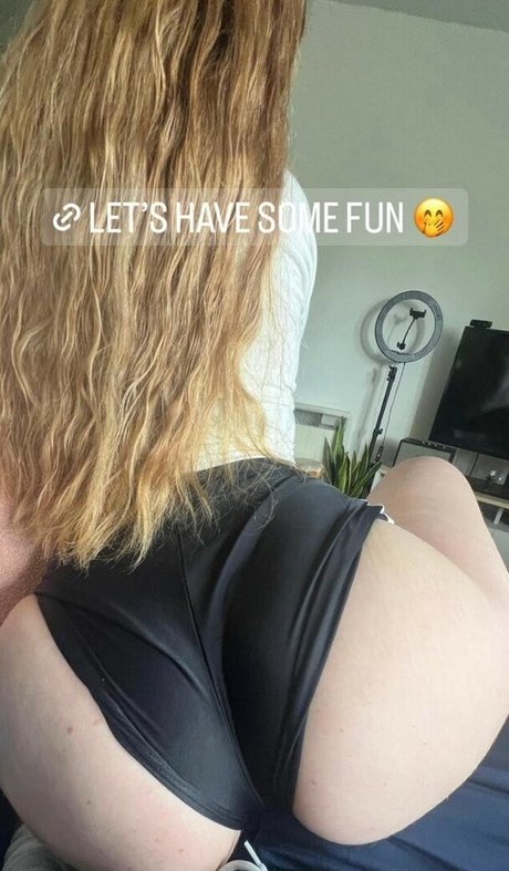 Nahá fotka uniklých OnlyFans od Lilymae01