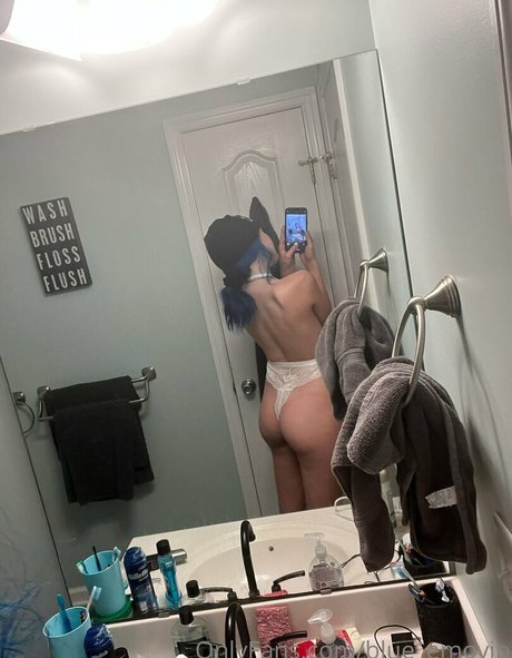Обнаженная фотография утечки OnlyFans от Blueemofree