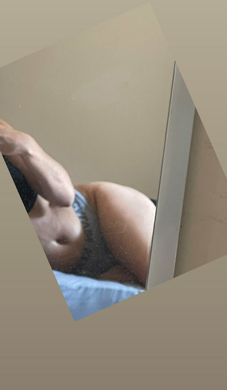 Nacktes geleaktes OnlyFans-Foto von Domilee