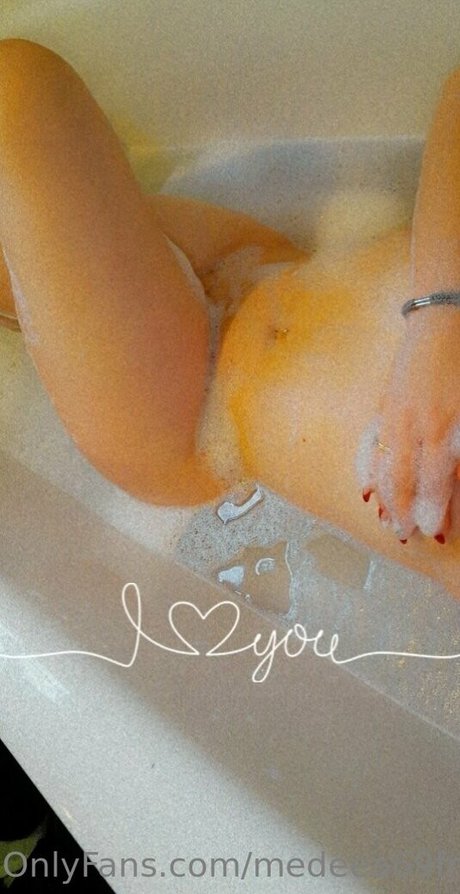 Medeea69free  nude leaked OnlyFans photo