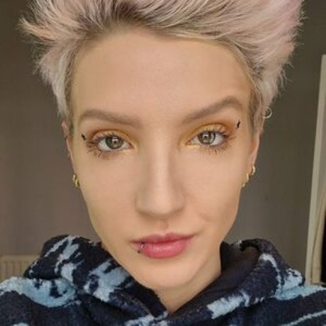 Whoonearthisanna