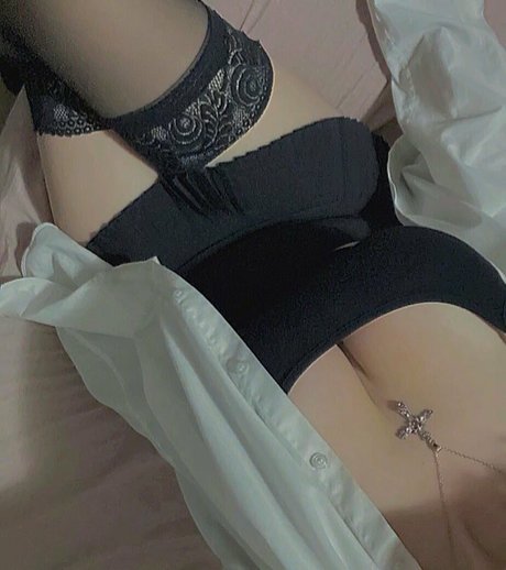 Naken lekkede OnlyFans-bilde av Rinna0x