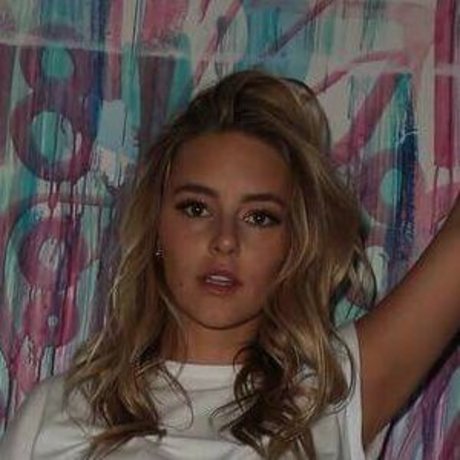 Naken lekkede OnlyFans-bilde av Hassie Harrison