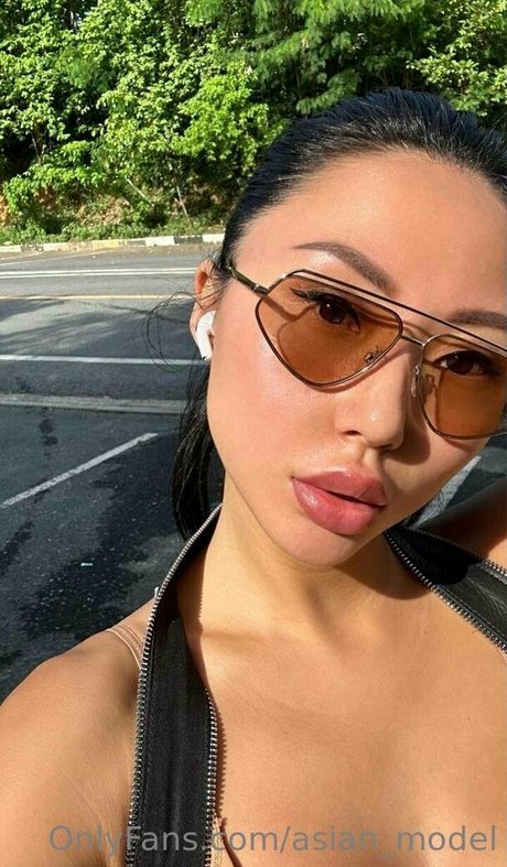Nahá fotka uniklých OnlyFans od Asianmodel