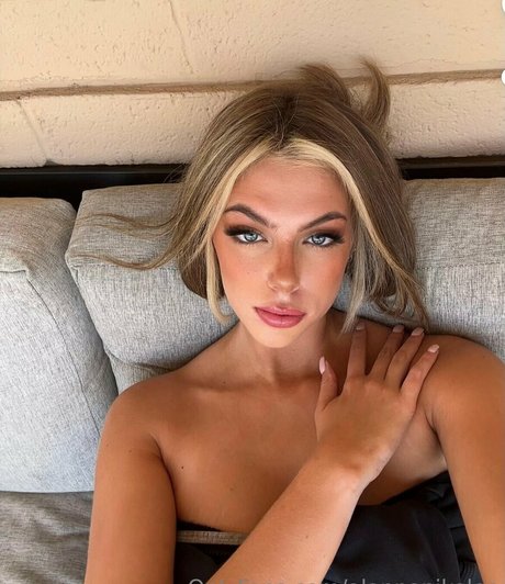 Nacktes geleaktes OnlyFans-Foto von Alannanikolee
