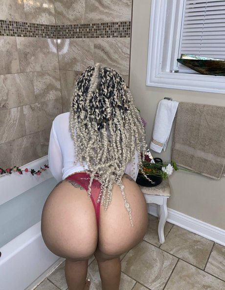 Nahá fotka uniklých OnlyFans od Rebelliouschantele