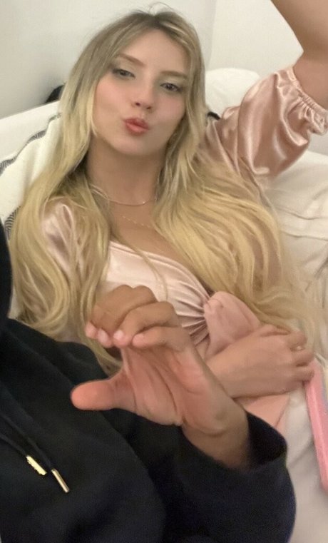 Foto di nudo di fuga di OnlyFans di Isa Sudati