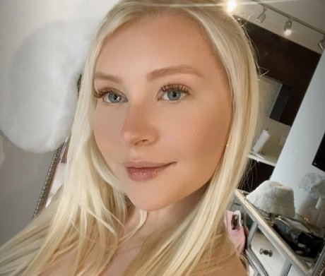 Freshmanblondie18
