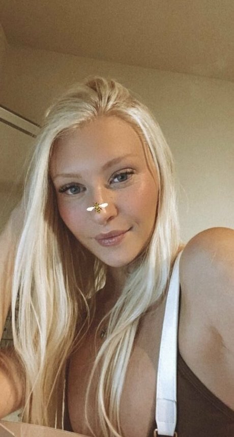 Freshmanblondie18