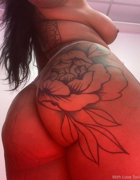 Naken läckt OnlyFans-bild av Withlovetori