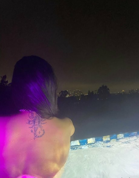 Naken läckt OnlyFans-bild av Xxxsavannahsixx