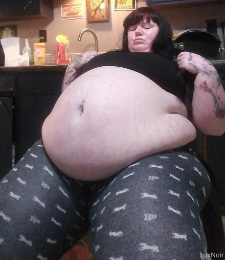 Naken lekkede OnlyFans-bilde av Luxurynoir