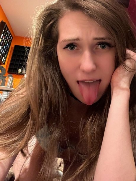 Naken lekkede OnlyFans-bilde av Moongirlbabyy